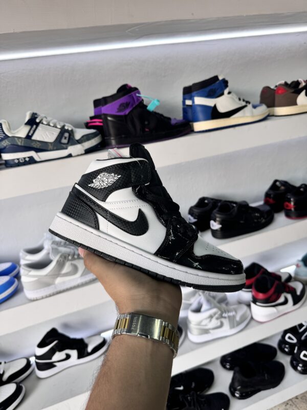 Air Jordan 1 MID Carbón fiber