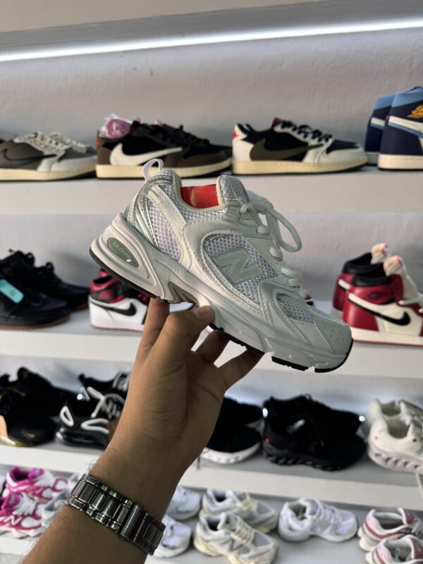 New Balance 530 Plata