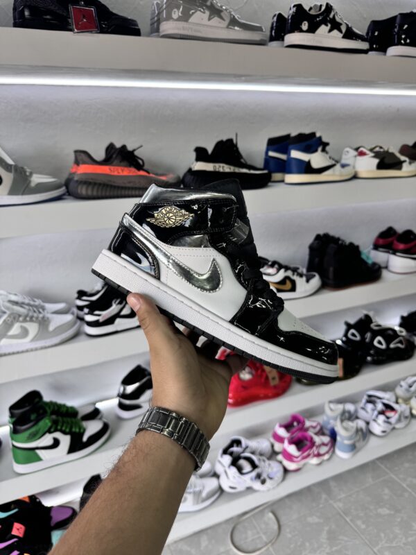 Jordan 1 MID Se Metalizado